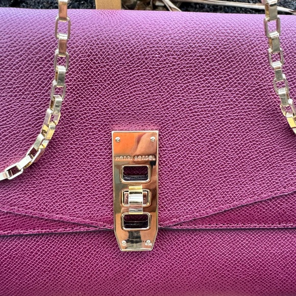 Henri Bendel NWT $278 Uptown Clutch Wallet on Chain Burgundy Leather Gold Chain